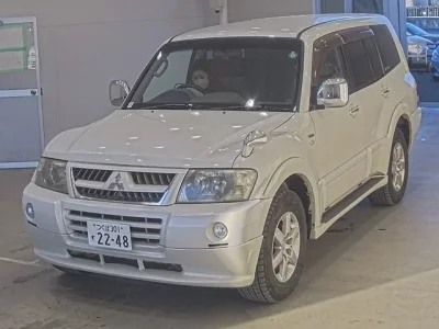 Mitsubishi PAJERO