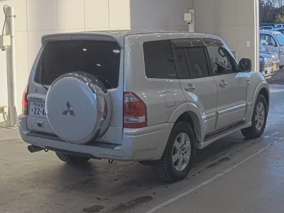 Mitsubishi PAJERO