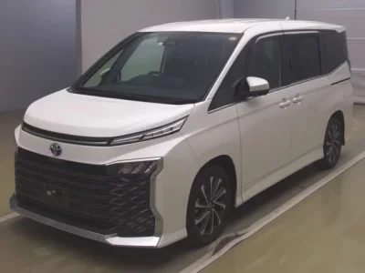 Toyota VOXY  с аукциона в Японии