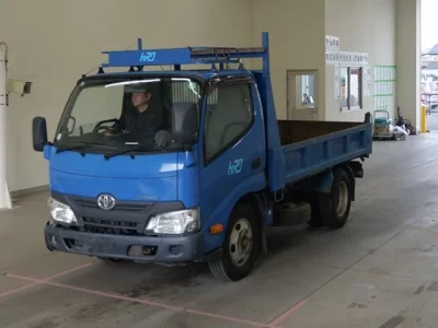 Toyota DYNA  с аукциона в Японии