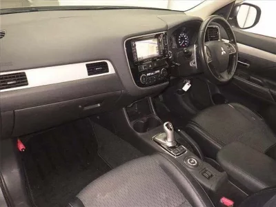 Mitsubishi OUTLANDER PHEV