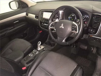 Mitsubishi OUTLANDER PHEV