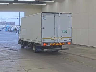 Isuzu FORWARD  с аукциона в Японии