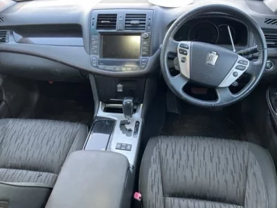 Toyota CROWN  с аукциона в Японии