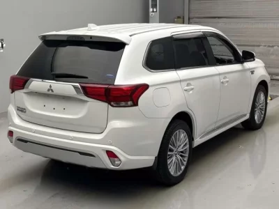 Mitsubishi OUTLANDER PHEV