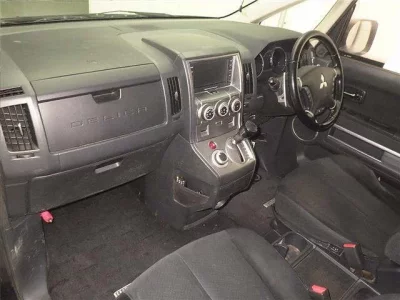 Mitsubishi DELICA D5