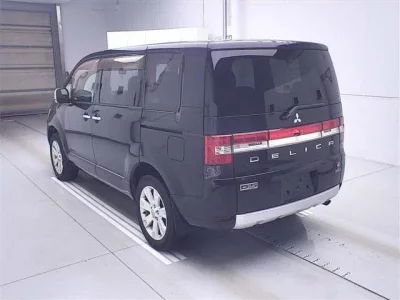 Mitsubishi DELICA D5