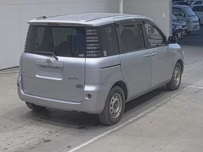 Toyota SIENTA  с аукциона в Японии