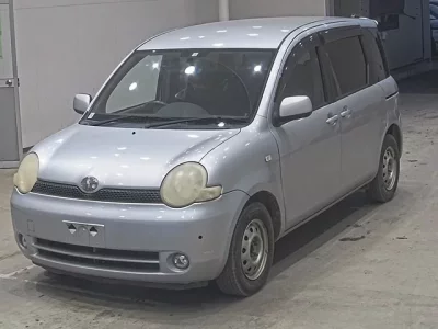 Toyota SIENTA  с аукциона в Японии