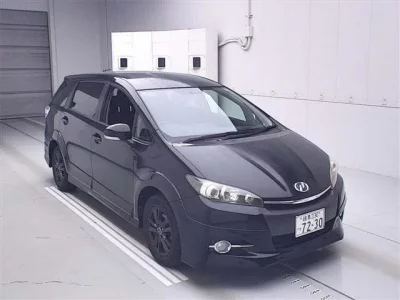 Toyota WISH  с аукциона в Японии
