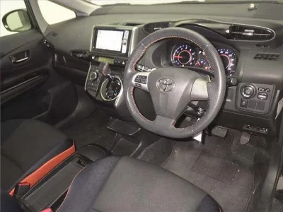 Toyota WISH  с аукциона в Японии