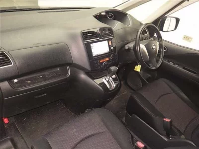 Nissan SERENA  с аукциона в Японии