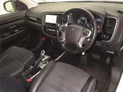Mitsubishi OUTLANDER PHEV