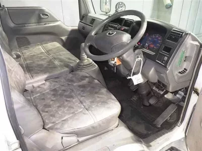 Mazda TITAN  с аукциона в Японии