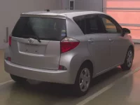 Toyota RACTIS лот № 74004 оценка R  с аукциона в Японии 1