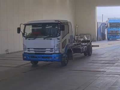 Isuzu FORWARD  с аукциона в Японии
