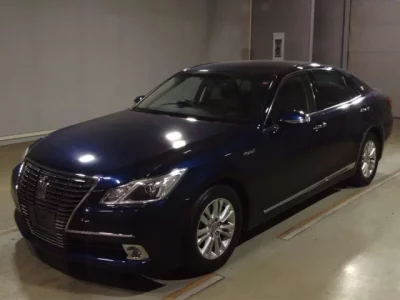 Toyota CROWN  с аукциона в Японии