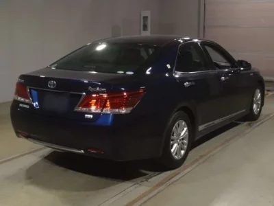 Toyota CROWN  с аукциона в Японии
