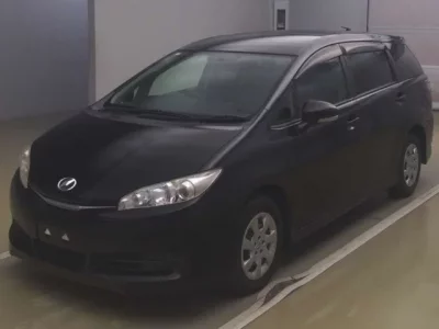 Toyota WISH  с аукциона в Японии