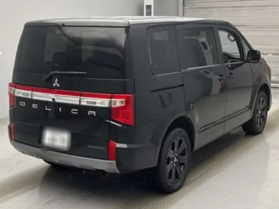 Mitsubishi DELICA D5