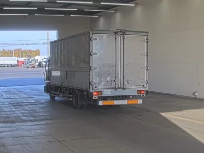 Isuzu FORWARD  с аукциона в Японии