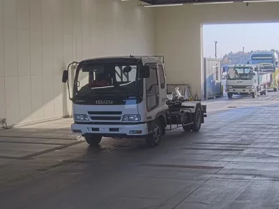 Isuzu FORWARD  с аукциона в Японии
