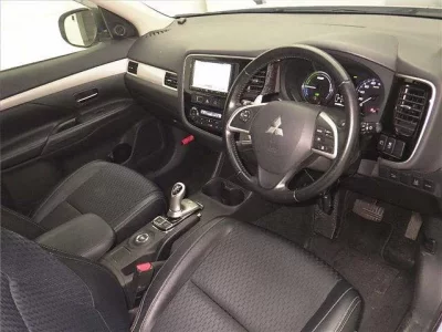 Mitsubishi OUTLANDER PHEV