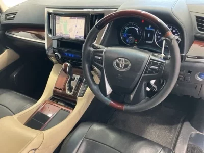 Toyota ALPHARD  с аукциона в Японии