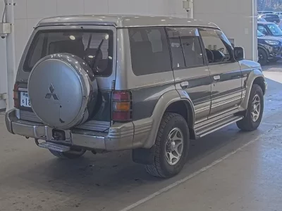 Mitsubishi PAJERO