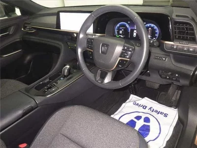 Toyota CROWN CROSSOVER