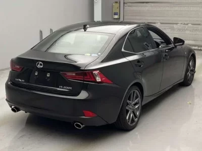 Lexus IS