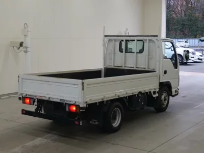 Isuzu ELF  с аукциона в Японии