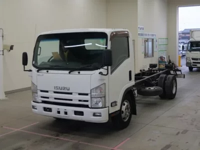 Isuzu ELF  с аукциона в Японии