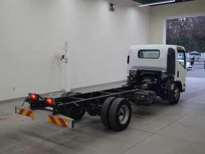 Isuzu ELF  с аукциона в Японии