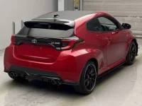 Toyota YARIS лот № 15 оценка RA  с аукциона в Японии 1