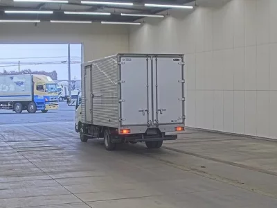 Toyota DYNA  с аукциона в Японии