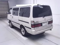 Toyota HIACE лот № 70263 оценка 3.5  с аукциона в Японии 1