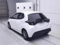 Toyota YARIS лот № 70267 оценка R  с аукциона в Японии 1