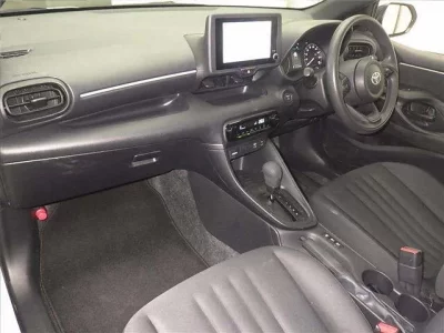 Toyota YARIS  с аукциона в Японии