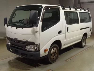 Toyota DYNA  с аукциона в Японии