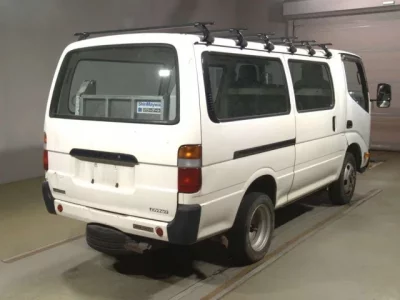 Toyota DYNA  с аукциона в Японии