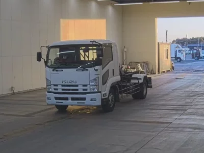 Isuzu FORWARD  с аукциона в Японии