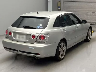 Toyota ALTEZZA WAGON  с аукциона в Японии