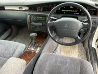 Toyota CROWN лот № 20435 оценка RA  с аукциона в Японии 3