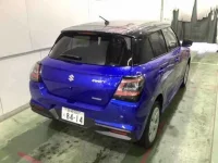 Suzuki SWIFT лот № 7001 оценка 5  с аукциона в Японии 1
