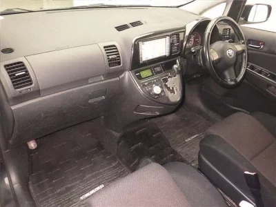 Toyota WISH  с аукциона в Японии