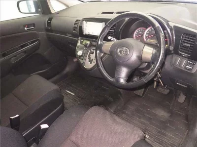Toyota WISH  с аукциона в Японии
