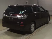 Toyota WISH лот № 2101 оценка 3  с аукциона в Японии 1