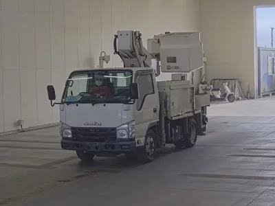 Isuzu ELF  с аукциона в Японии