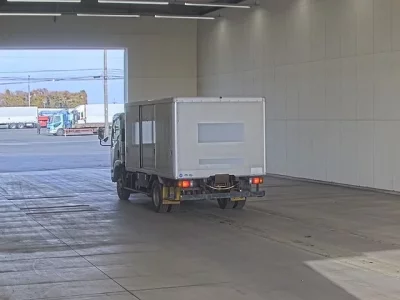 Isuzu ELF  с аукциона в Японии